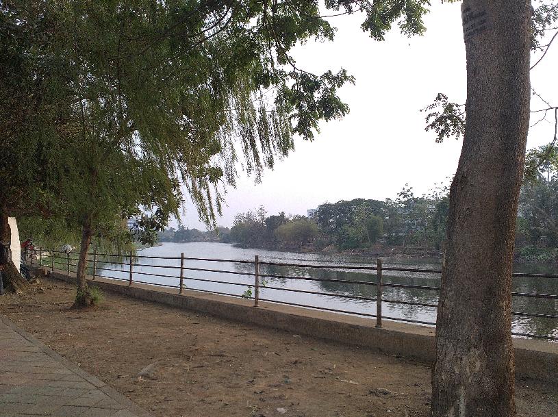 sungai cisadane tangerang